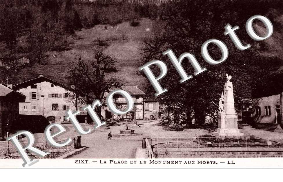 La place et le monument aux morts