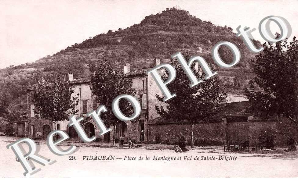 Place de la Montagne et Val de Sainte Brigitte