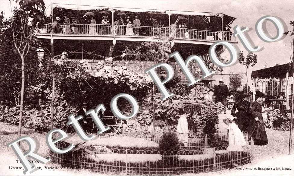 Trianon - grotte, rocher, vasque et chute d'eau