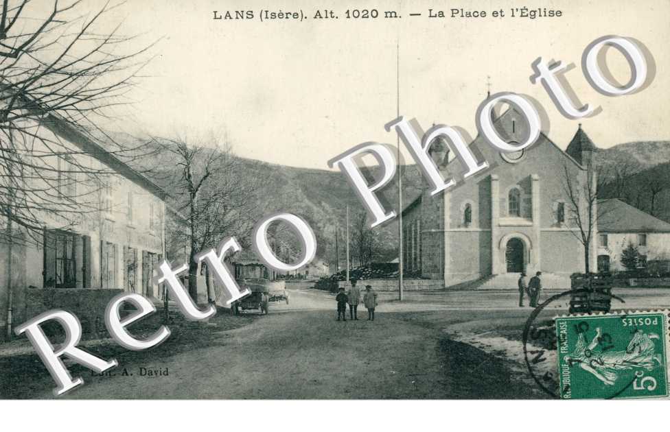 La place et l'église