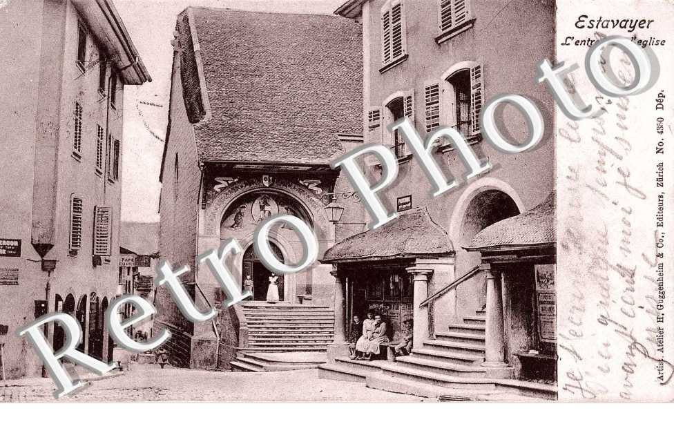 L'entree de l'eglise