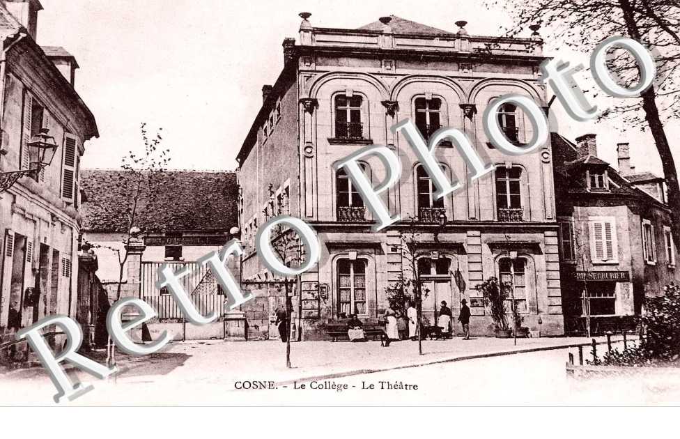 le college, le theatre