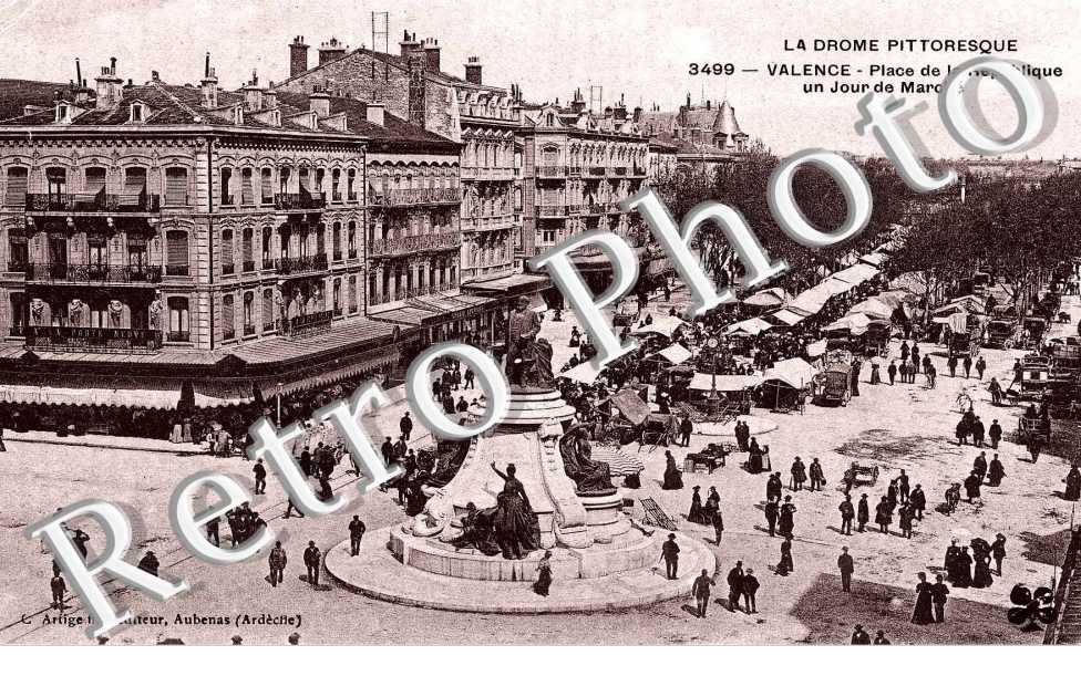 place de la republique un jour de marche