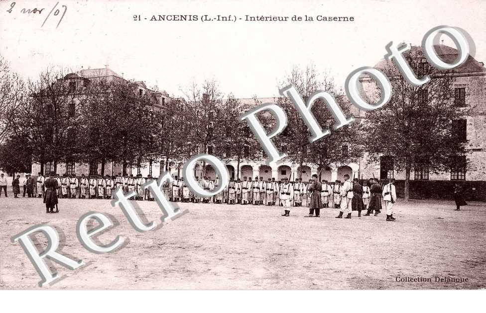 Interieur de la Caserne.