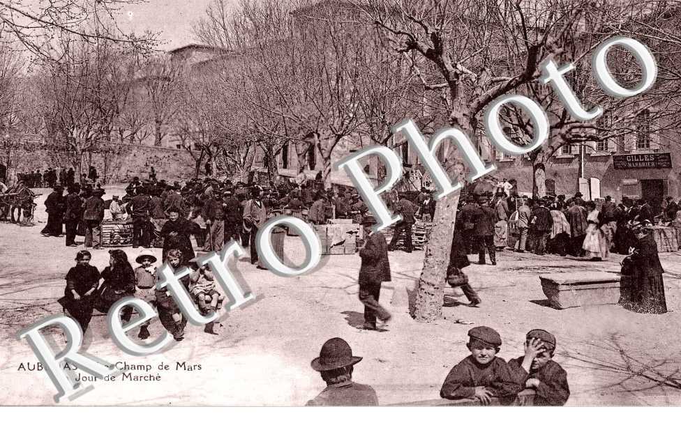 Le Champ de Mars un jour de Marche