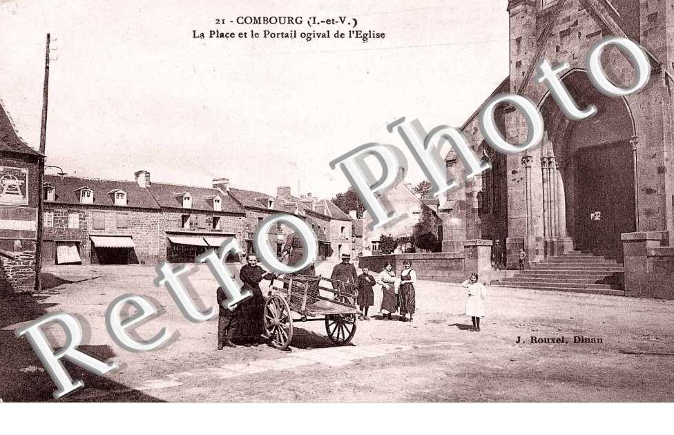 La Place et le Portail ogival de l'Eglise