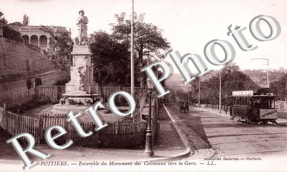 Ensemble du monument des Coloniaux vers la Gare
