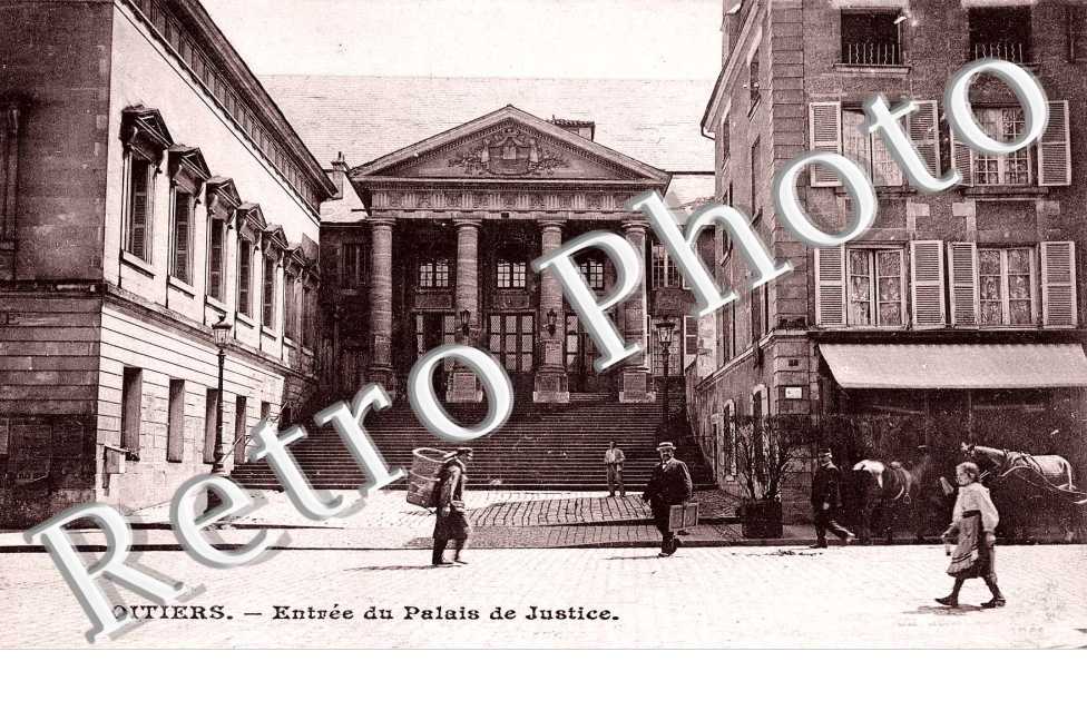 ENTREE DU PALAIS DE JUSTICE