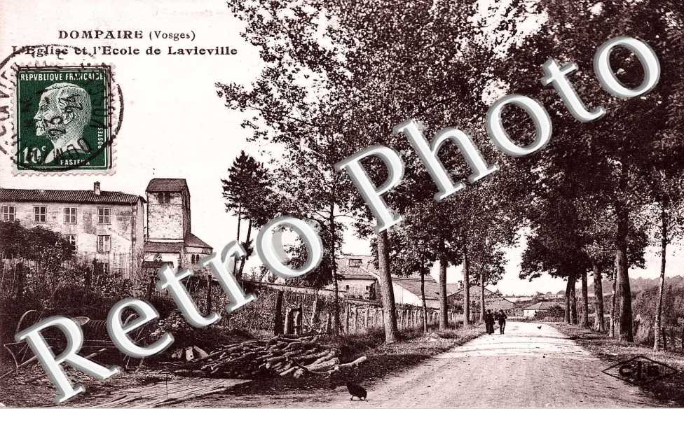 L'eglise et l'ecole de Lavieville