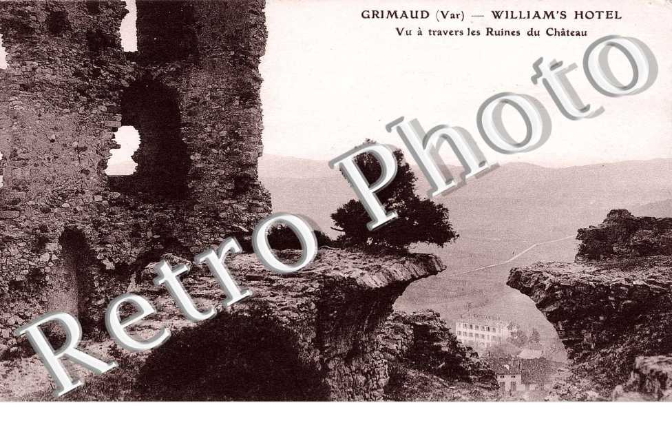William's hotel - Vu a travers les ruines du chateau