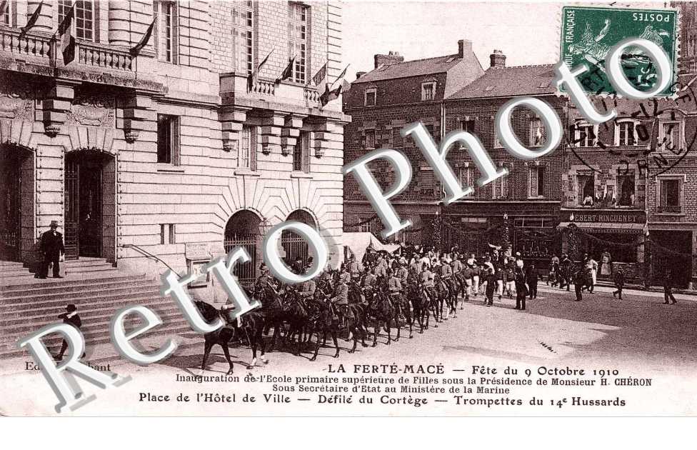 Fete du 9 Octobre 1910, Place de l'Hotel de Ville, Defile du Cortege, Trompettes du 14e Hussards