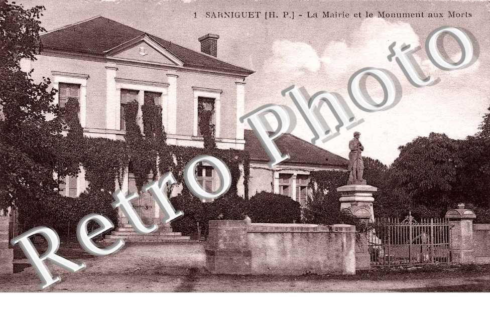 Mairie et le Monument aux Morts