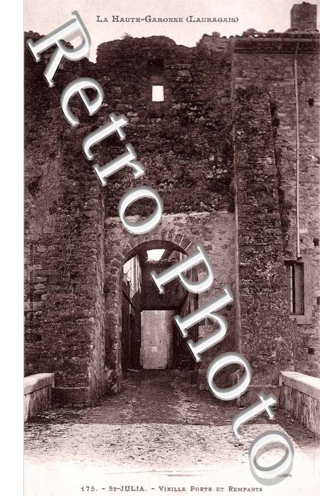 Vieille porte et remparts