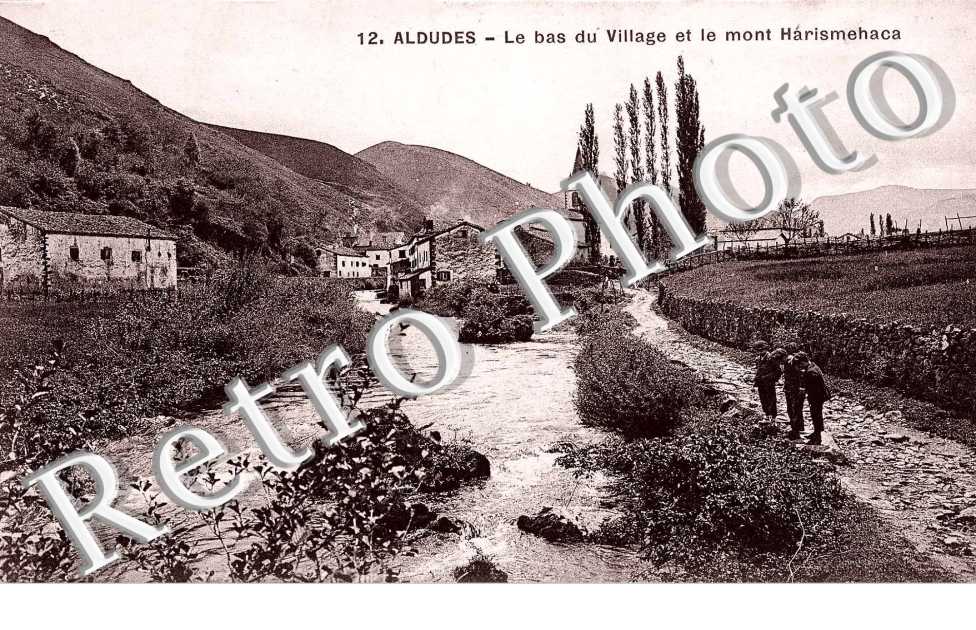 le bas du village et le mont Harismehaca