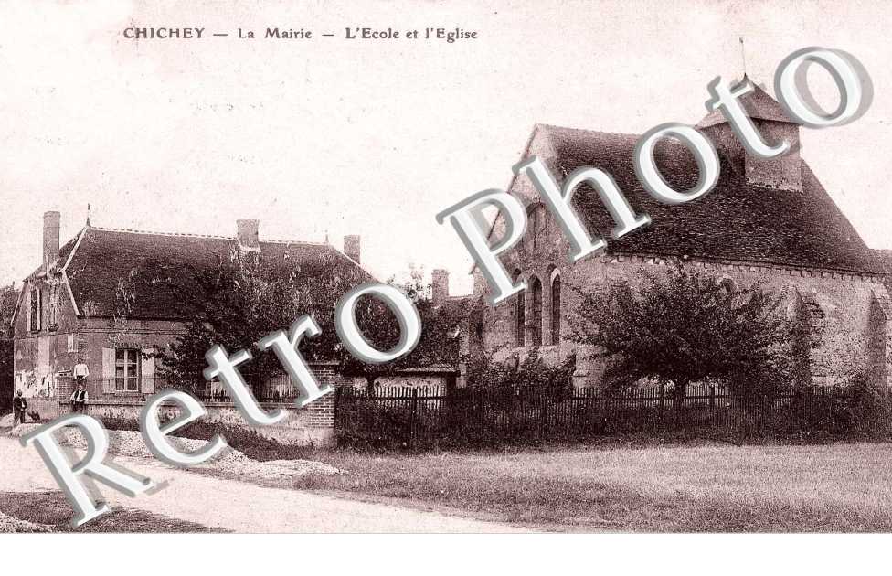 la Mairie, l'Ecole et l'Eglise