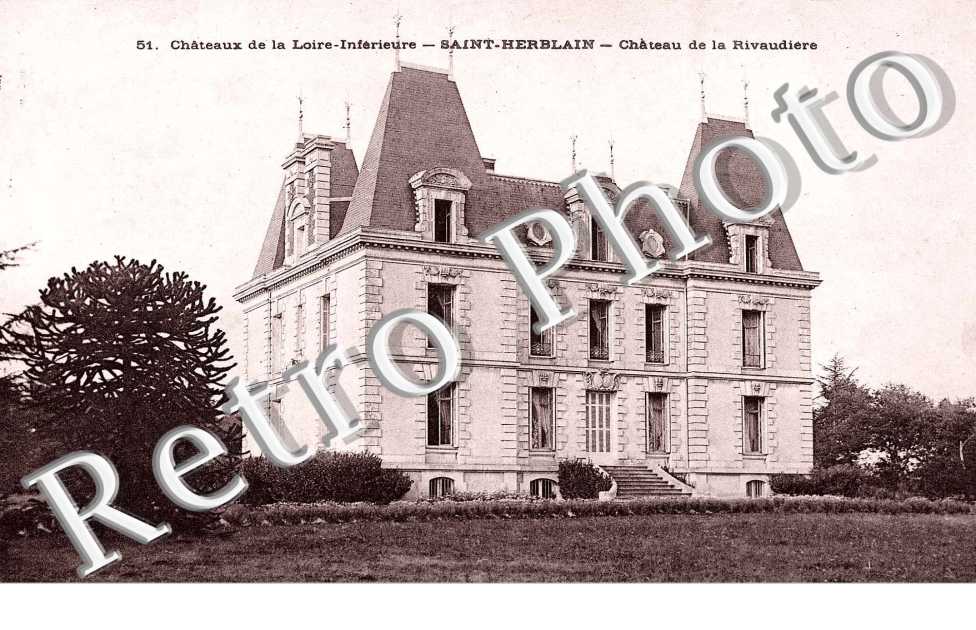CHATEAU DE LA RIVEAUDIERE