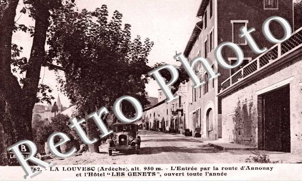 entree par la route d'Annonay et Hotel Les Genets