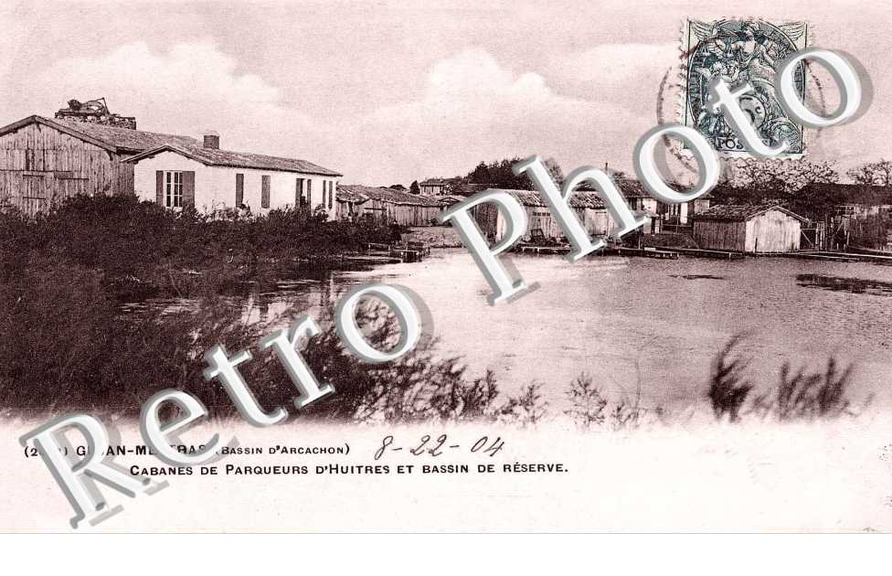 Cabanes de parqueurs d'huitres et bassin de reserve