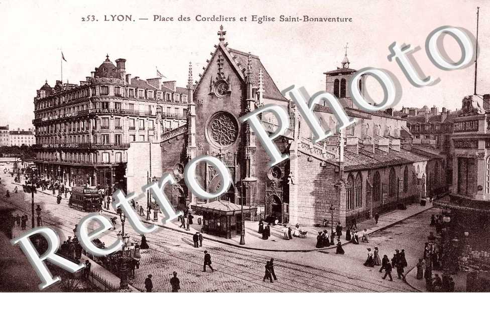 Place des Cordeliers et Eglise Saint-Bonaventure
