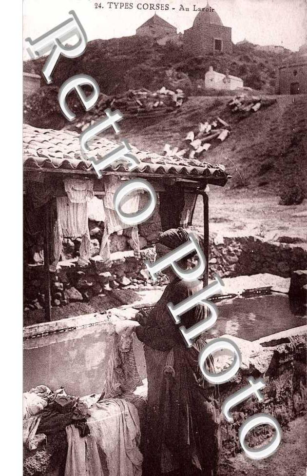 Types corses - au lavoir