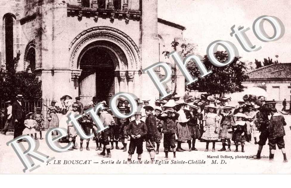 Sortie de la Messe de l'eglise Sainte-Clotilde