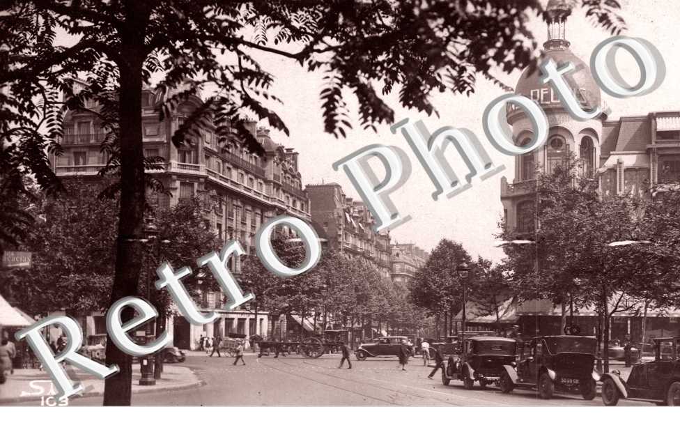 MAGASINS REUNIS - angle de l’avenue des Ternes et de l'avenue Niel
