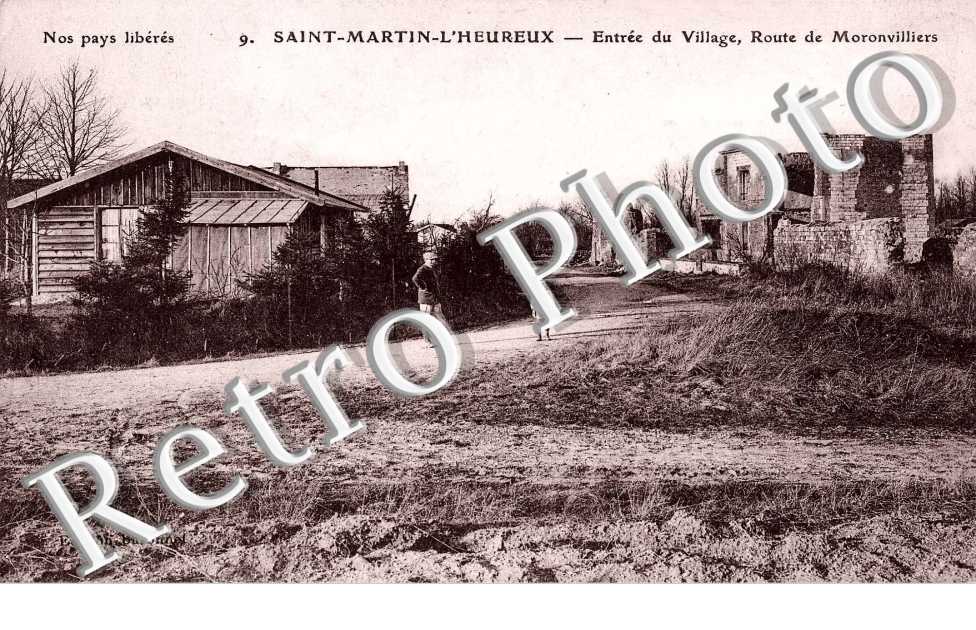Entree du Village , route de Moronvillers