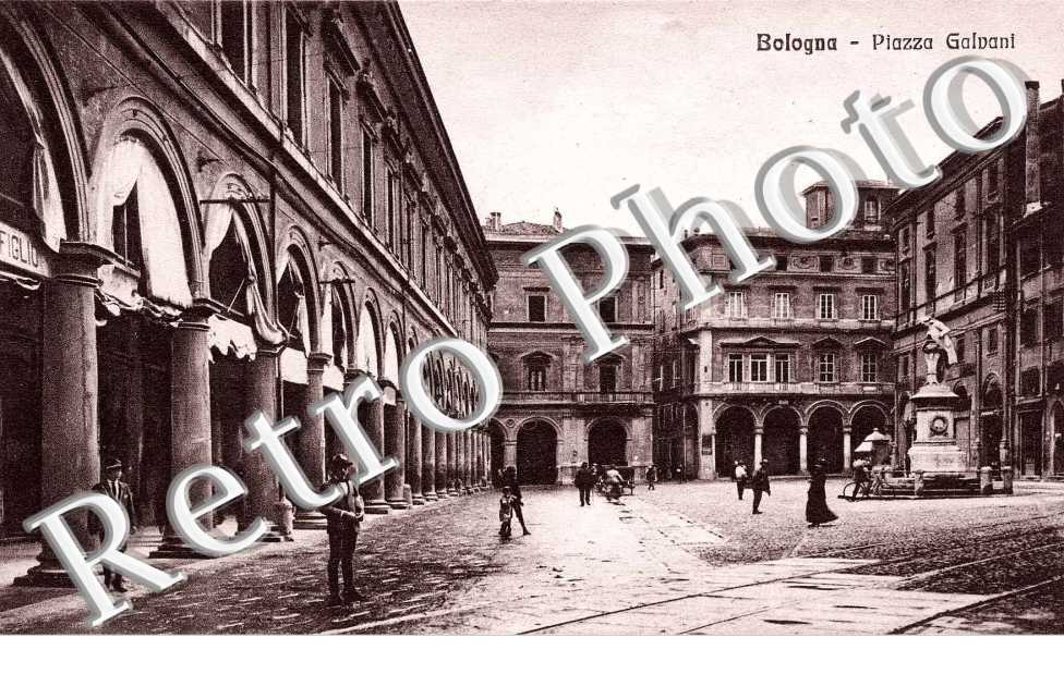 Piazza Galvani