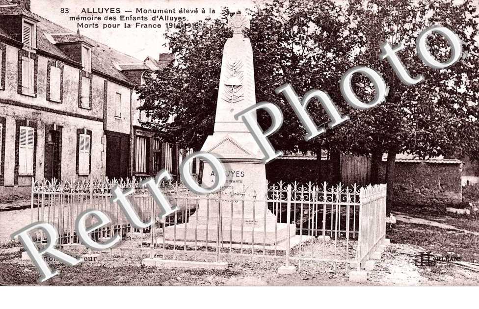 Monument eleve a la memoire des enfants - guerre 1914 - 1918