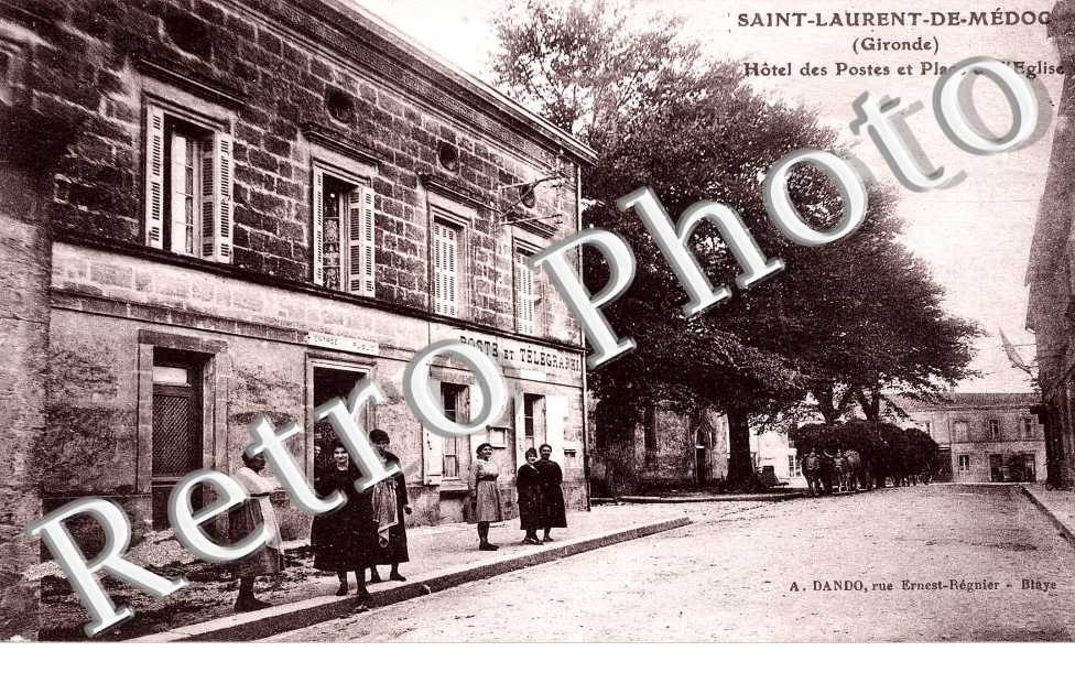 Hotel des postes et place de l'eglise