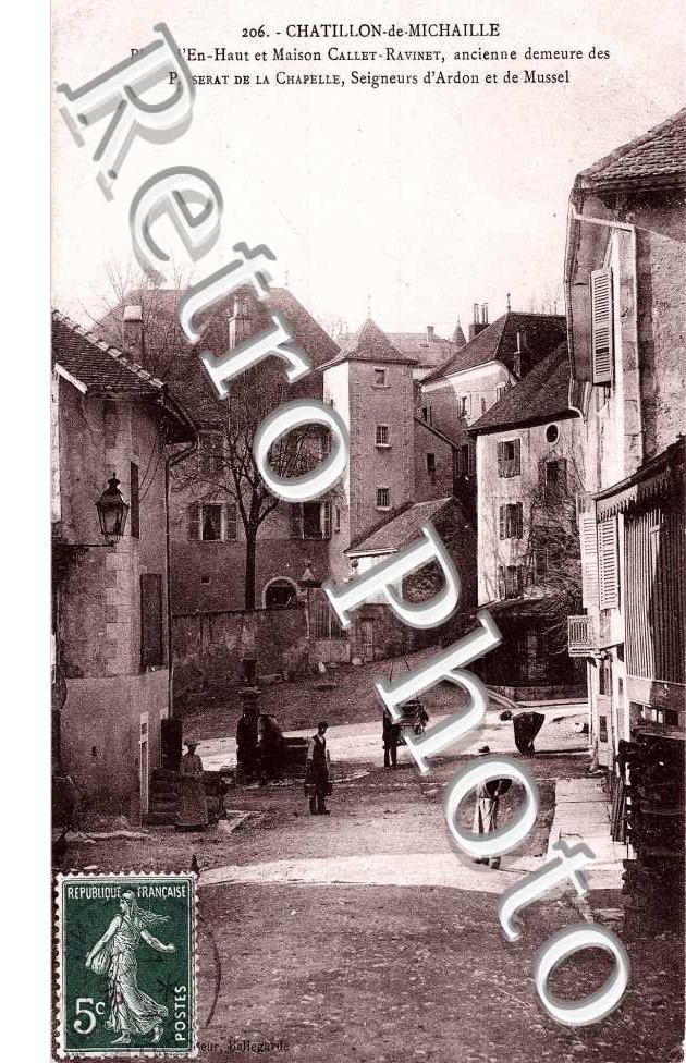 place d'en haut et maison Callet-Ravinet