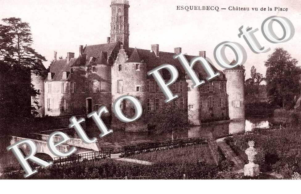 chateau vu de la place