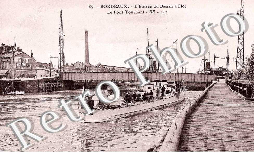 l'entree du bassin a flot, le pont tournant