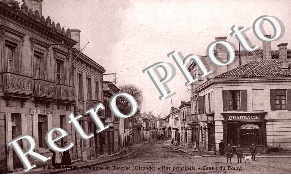 LA LUSTRE commune de Tauriac - Rue principale - centre du bourg