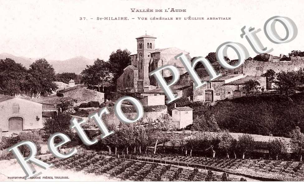 Vue generale et l'eglise abbatiale