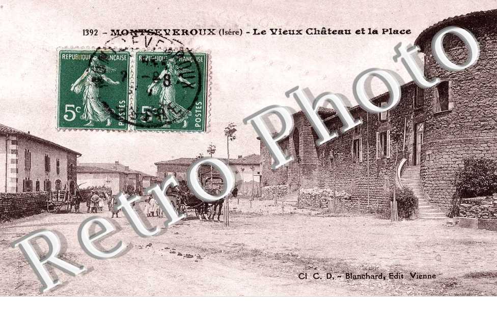 LE VIEUX CHATEAU ET LA POSTE