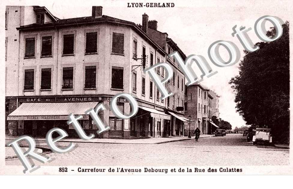 GERLAND CARREFOUR DE L'AVENUE DEBOURG ET DE LA RUE DES CULATTES