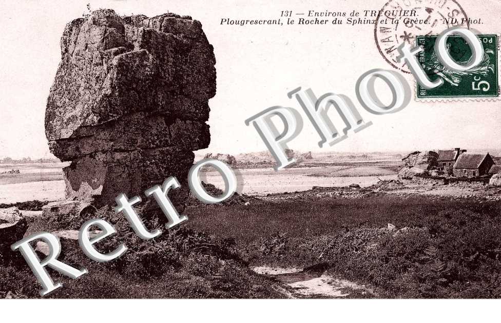 Plougrescant, le rocher du Sphinx et la greve