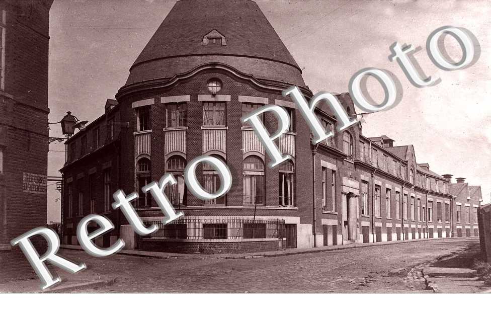 UN BATIMENT A FLERS