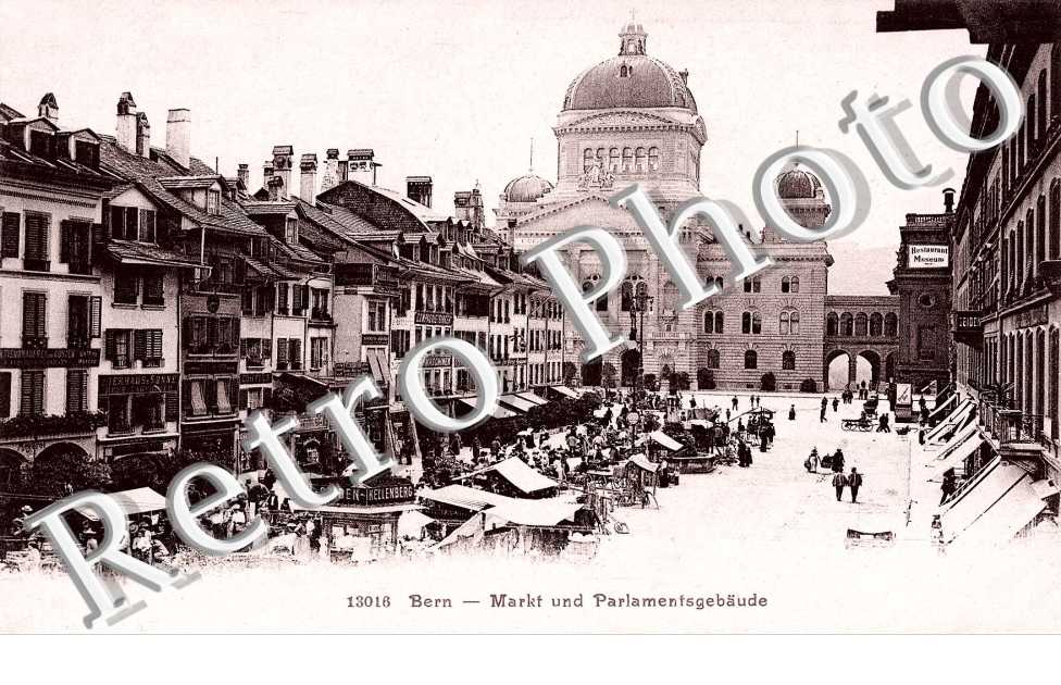 Markt und Parlamentsgebaude