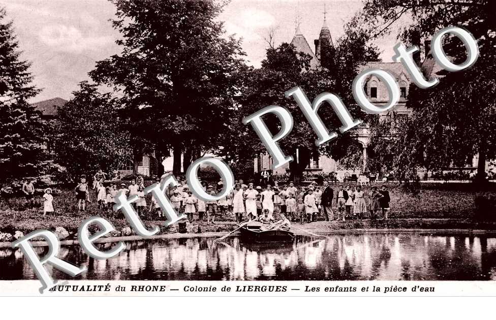 colonie de Liergues, les enfants et la piece d'eau