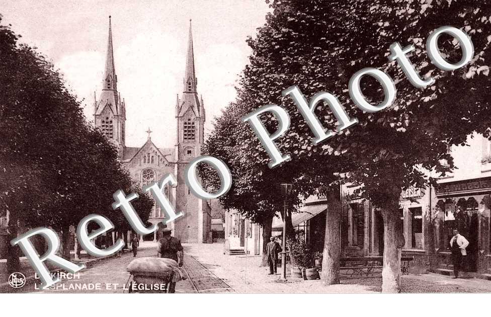 l'esplanade et l'eglise