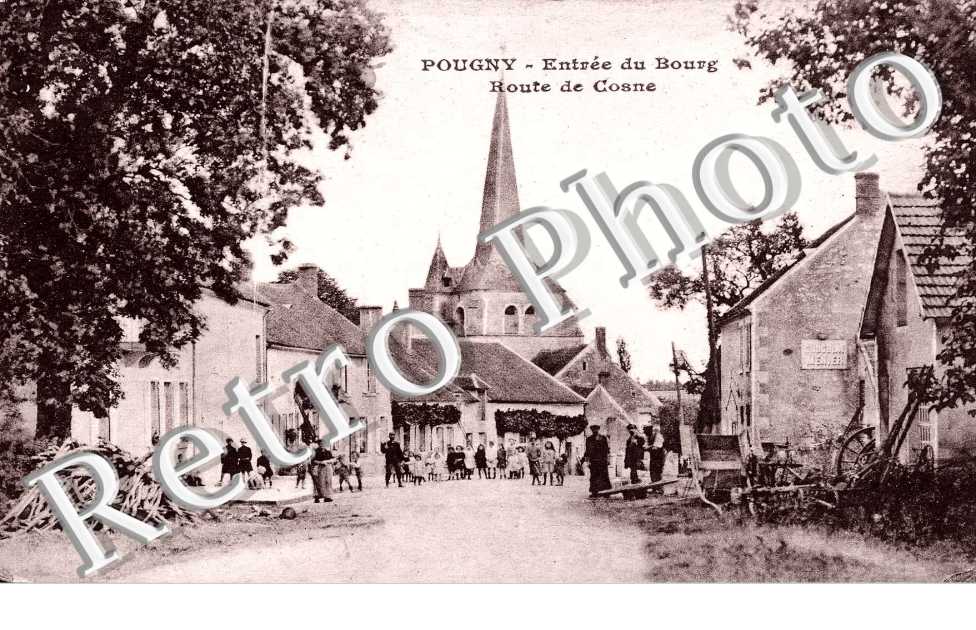 entree du bourg, route de Cosne