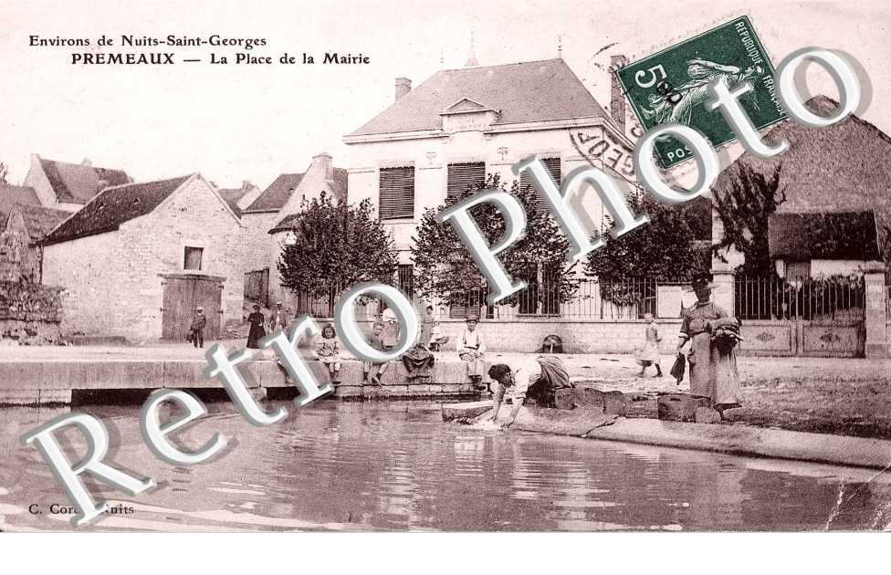 place de la Mairie.