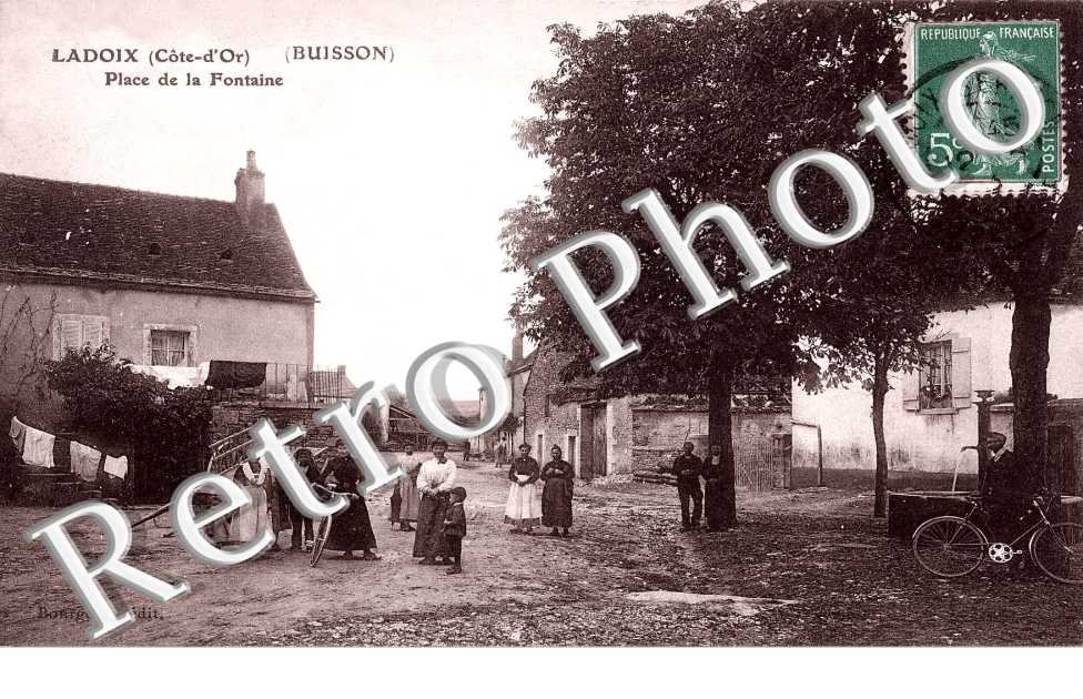 place de la fontaine.