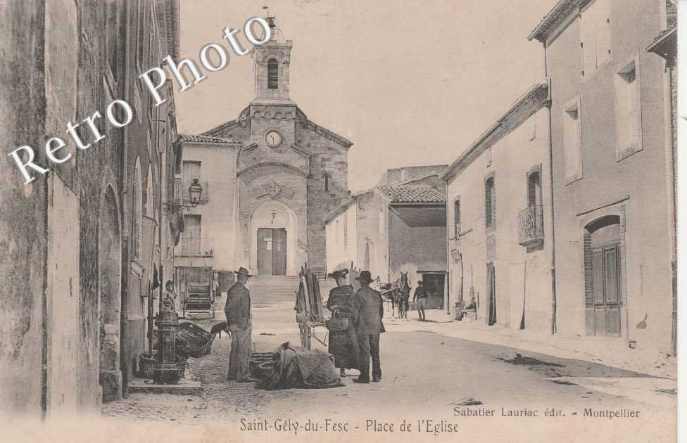 PLACE DE L'EGLISE