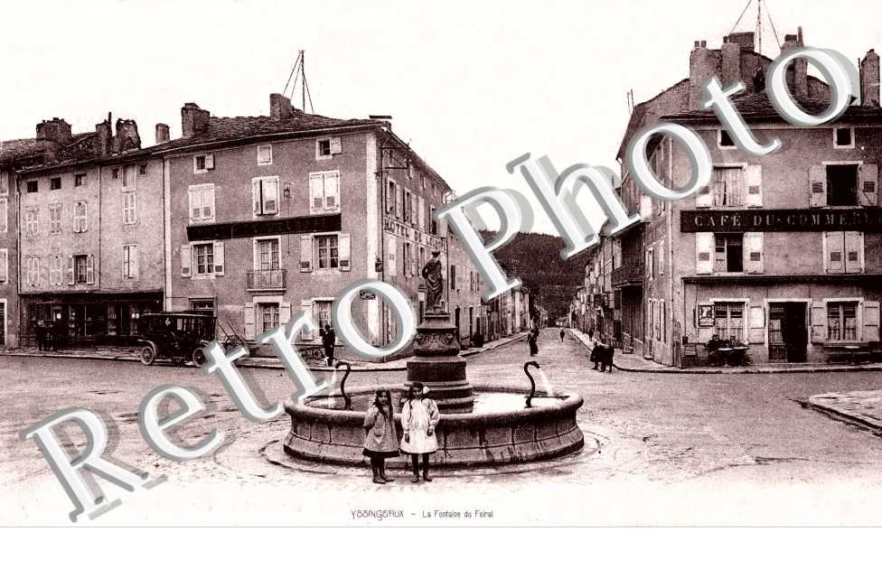 La fontaine.