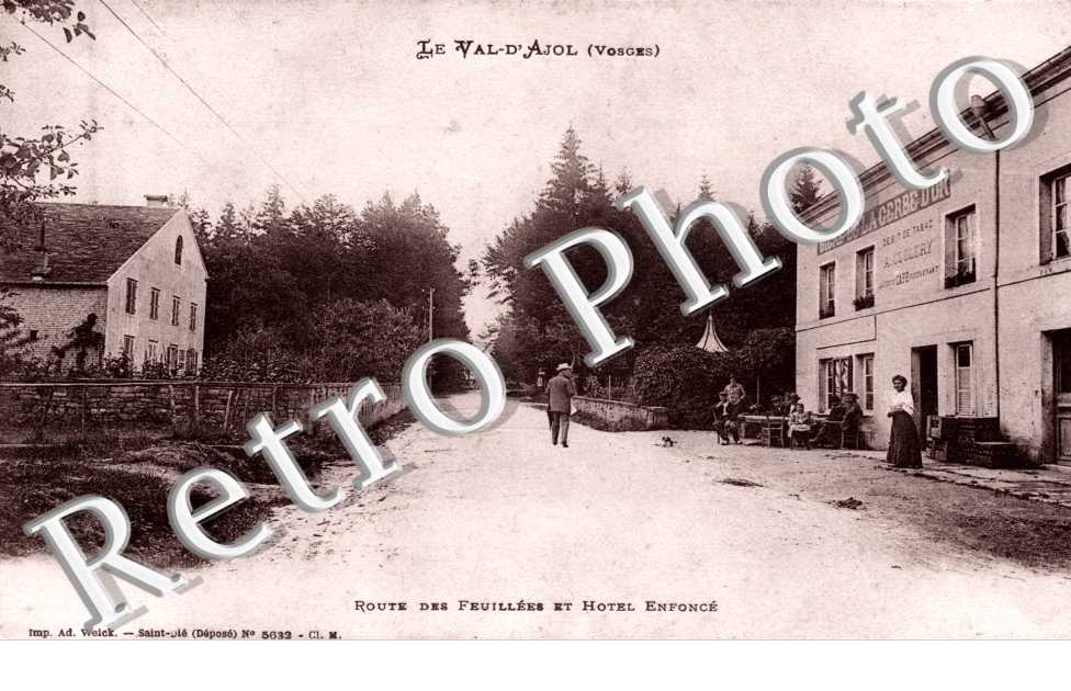 Route de Feuillees et Hotel Enfonce