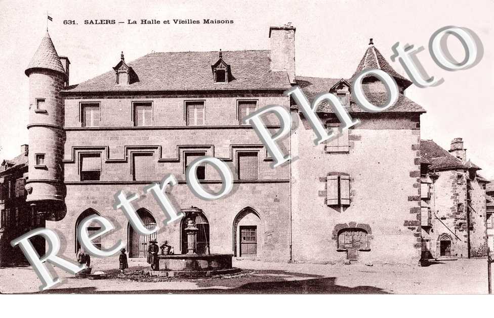 La halle et vieilles maisons