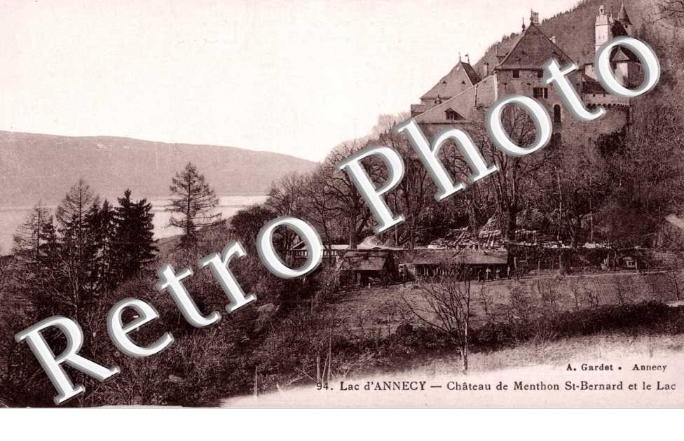 Lac d'Annecy Chateau de Menthon St-Bernard et le lac